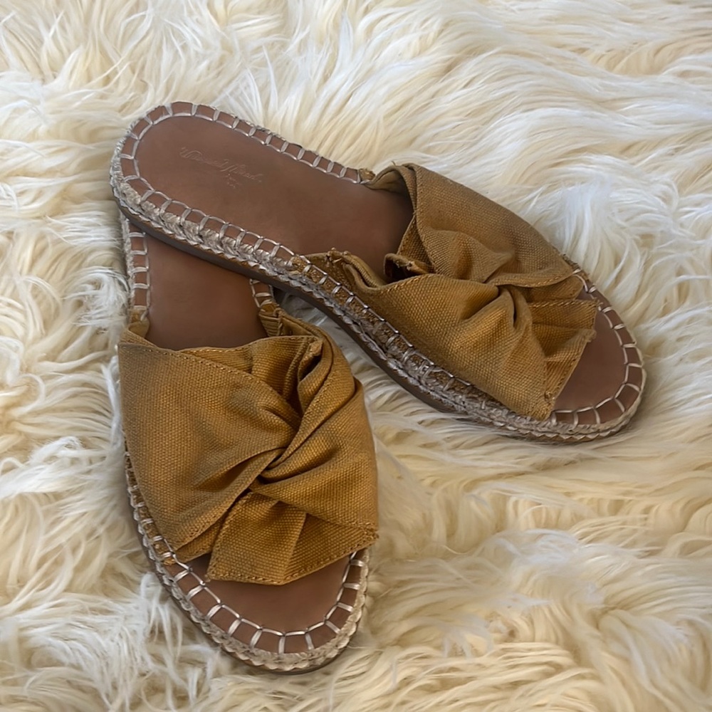 Universal Thread Sandals - image 1